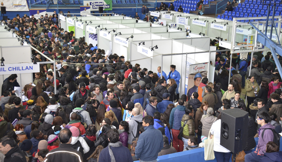 Más de 4 mil personas asistieron a la Feria Laboral OMIL 2017 ...